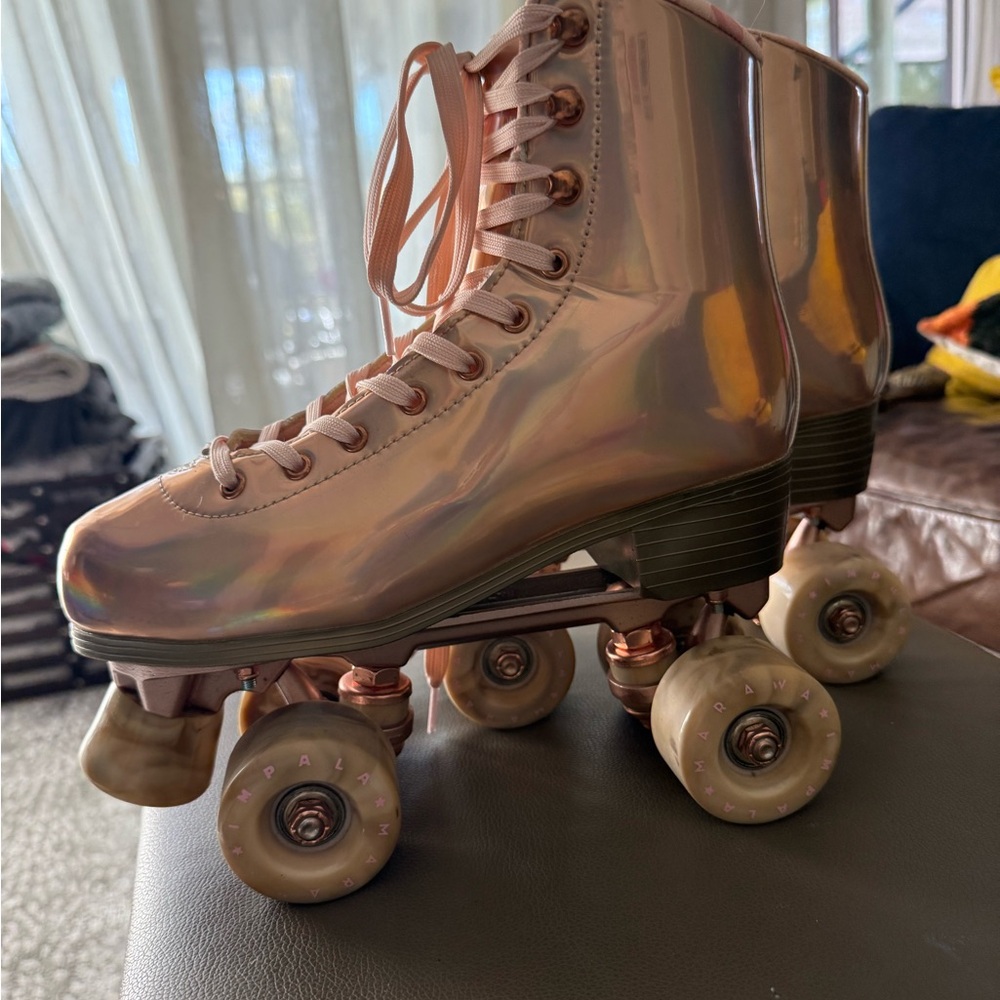 Rose Gold Roller Skates, Impala